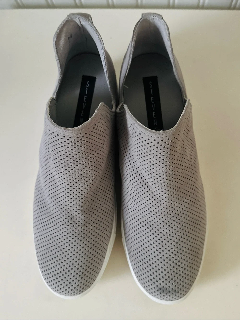 🔥Steven By Steve Madden Gray Perforated Slip-On Sneakers🩶